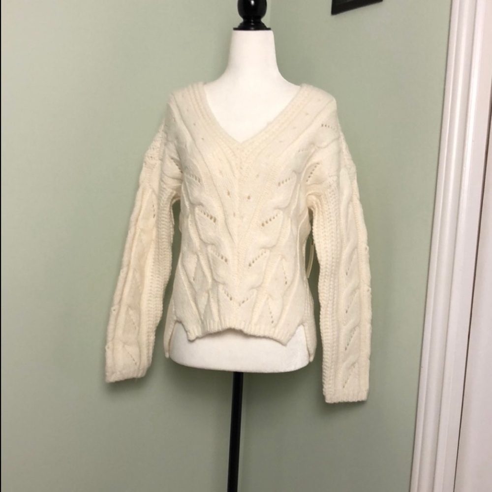 ๐ XS ๐ NWT Anthro Sweater Cable Knit Long Sleeves V-Neck Jumper